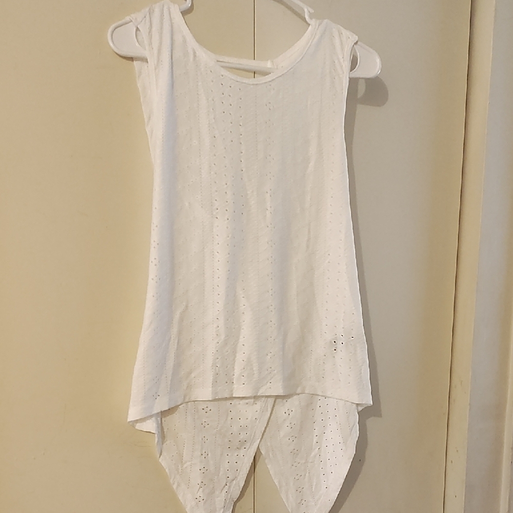 💫White Sleeveless Eyelet Top